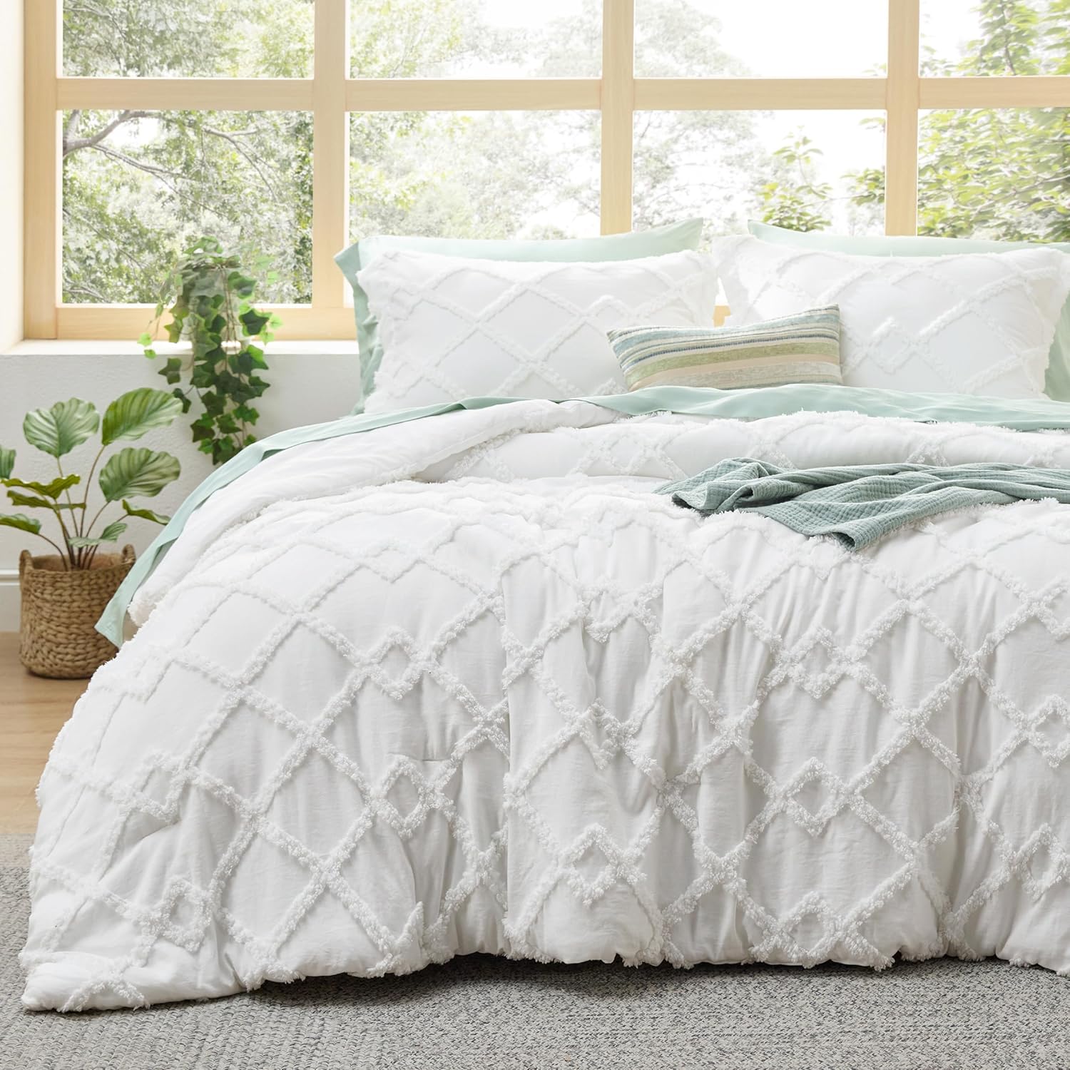 Bedsure Tufted Boho Comforter Set Queen Size - Dark Grey Boho Bed Set, GentleSoft™ 3 Pieces Farmhouse Shabby Chic Embroidery Bedding, Gifts for Woman, Soft Jacquard Queen Comforter for All Seasons